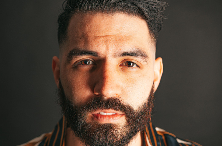 Jos Alejandre presenta su nuevo single "Huellas"