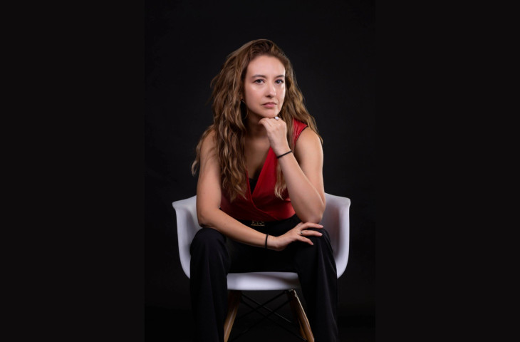 Ana Barajas comparte 'Mango Motel'