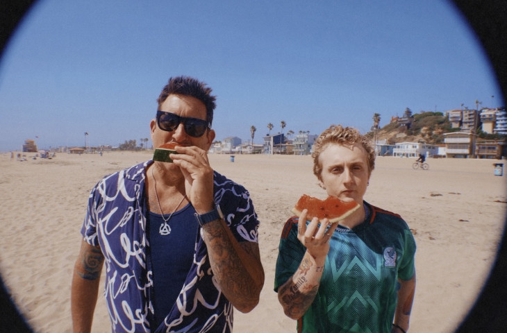 Love Ghost y Zach Goode estrenan “Sandcastles”