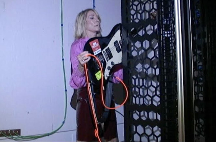 Kim Gordon presenta "PLAY ME" en Festival Hipnosis 2026